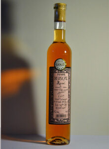 Ayia Mavri Muscat Rose bottle